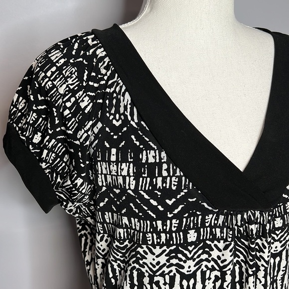 LIZ & CO. BLACK AND WHITE SHIRT SLEEVE BLOUSE Small - Picture 3 of 5